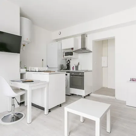 Cosy T2 - Albert Leenhardt - Street Side Apartament *